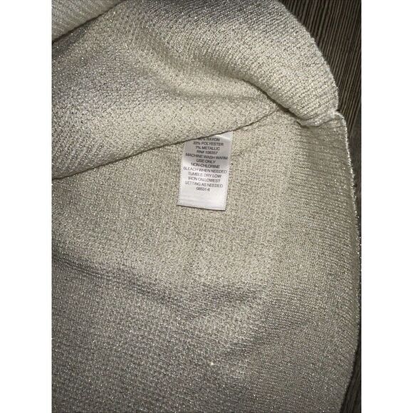 Liz Claiborne Gold Metallic Crema Sweater. Size XXL. Shimmering Gold. NWT. 11 - Picture 6 of 11
